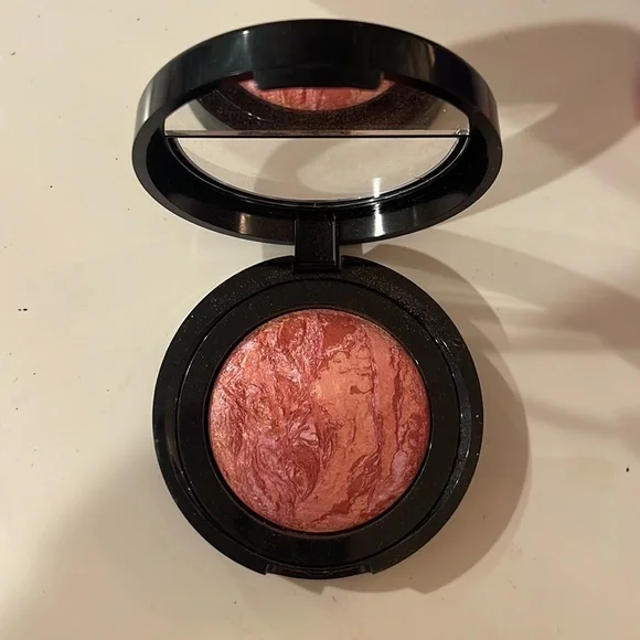 Laura Geller baked blush - Picture 3 of 3